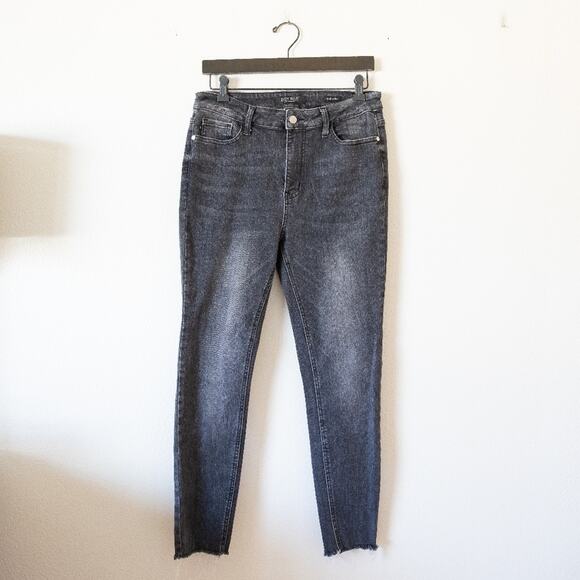 Judy Blue Skinny Fit Charcoal Raw Hem Jeans - Picture 1 of 6